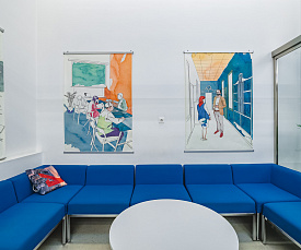 Стеклянная переговорная комната